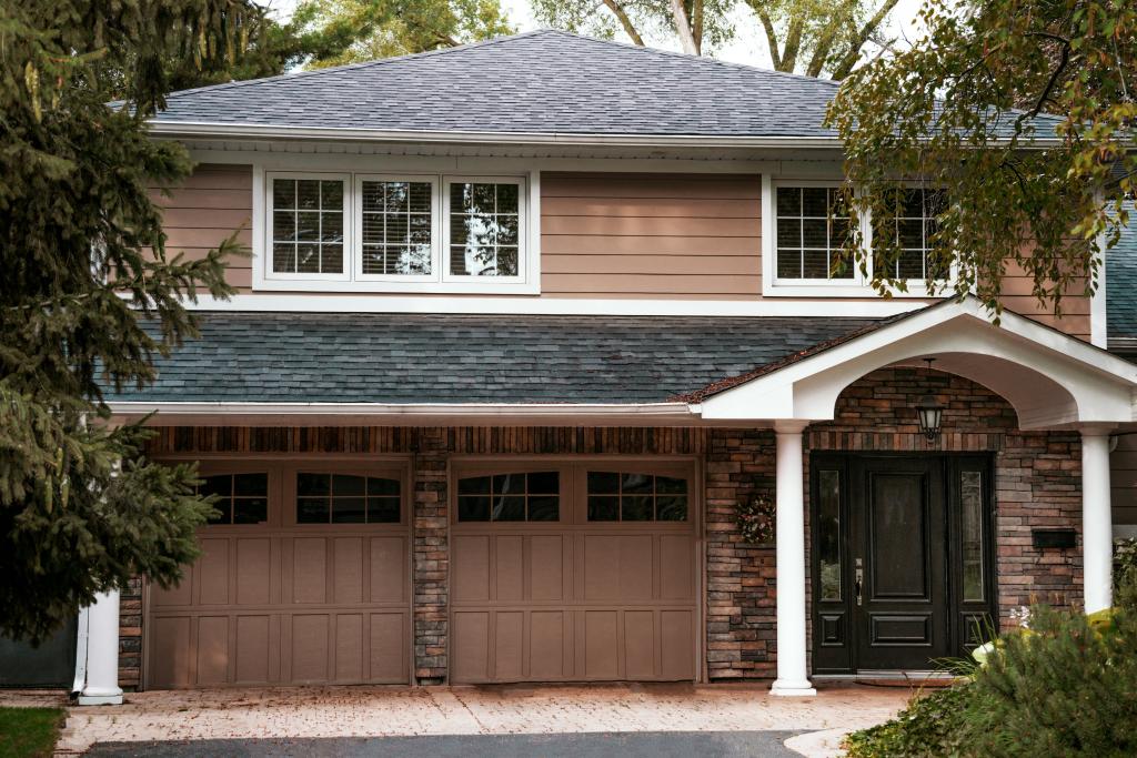 house with garage 1024x683 1