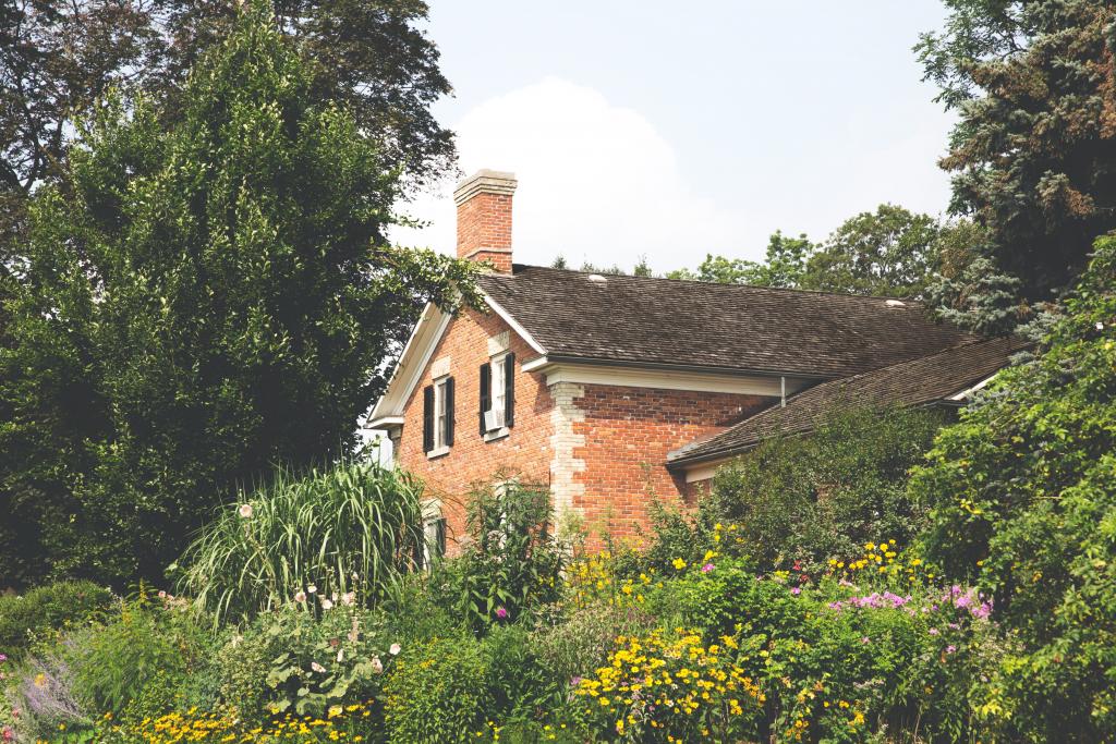 brick country house 1024x683 1