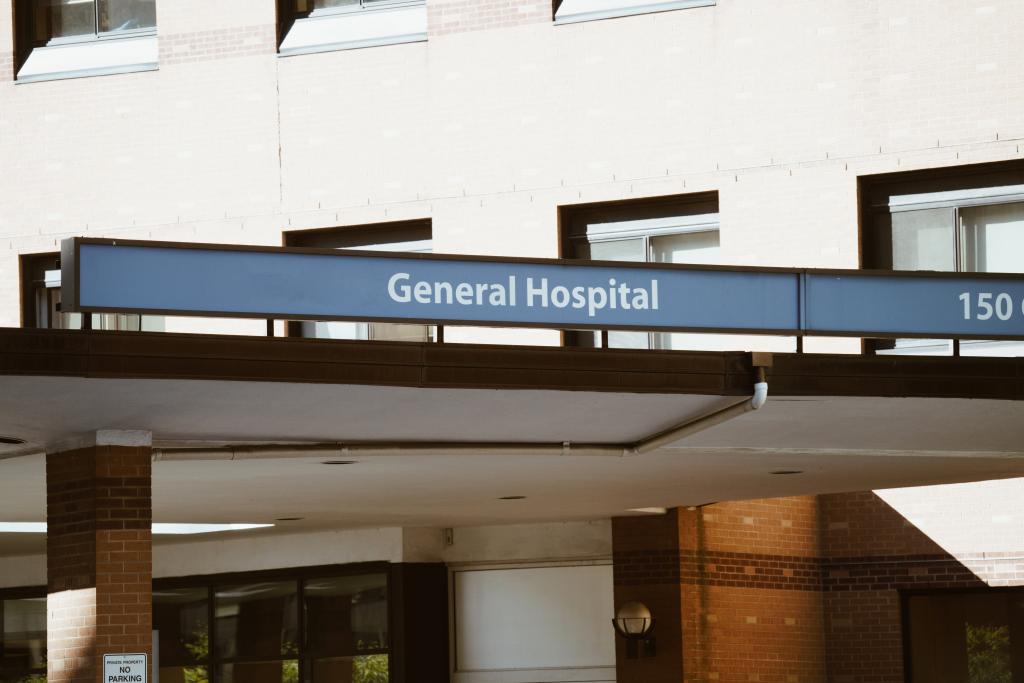 general hospital sign 1024x683 1