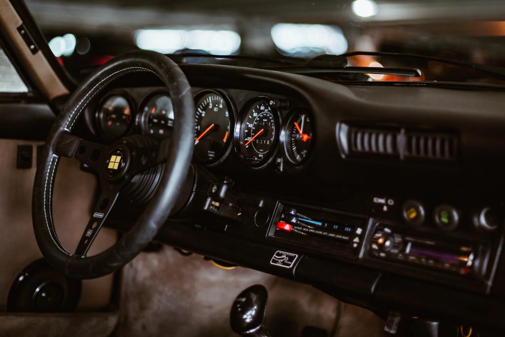 classic sports car interior 1024x683 1